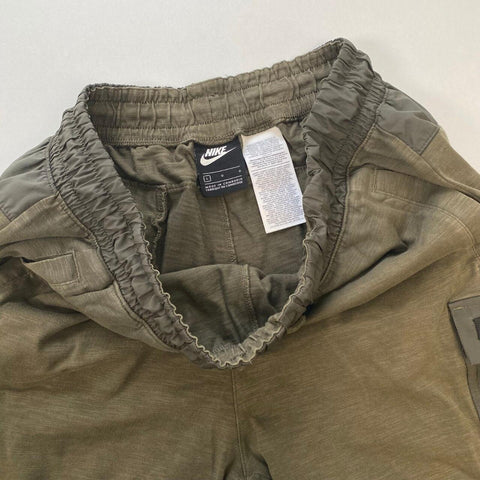 Nike Sportswear Essentials Cargo Shorts Mens Size L Khaki Green Pockets Summer.
