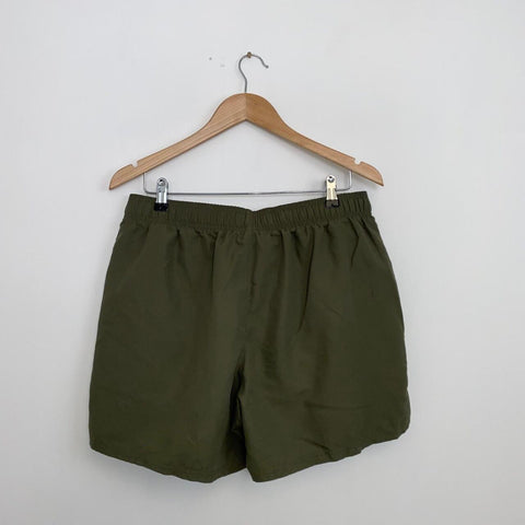 Preowned Nike Athletic Woven Shorts Womens Size XL Khaki Green Swoosh Logo Pockets.