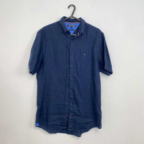 Tommy Hilfiger 100 % Linen Premium Button-Up Shirt Mens Size S Navy Holiday S/S. - Stock Union